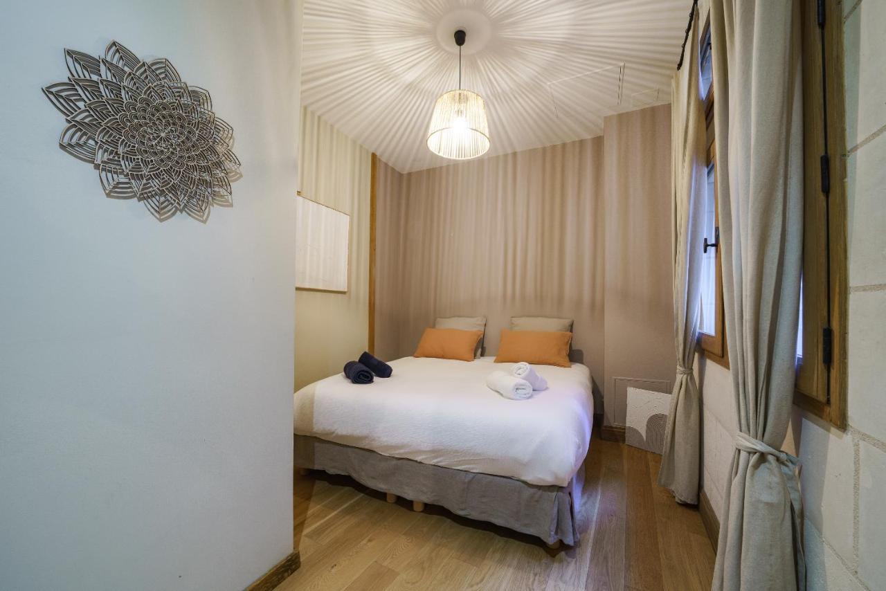 Ferienwohnung La Cour Du Grand Marche Tours Exterior foto
